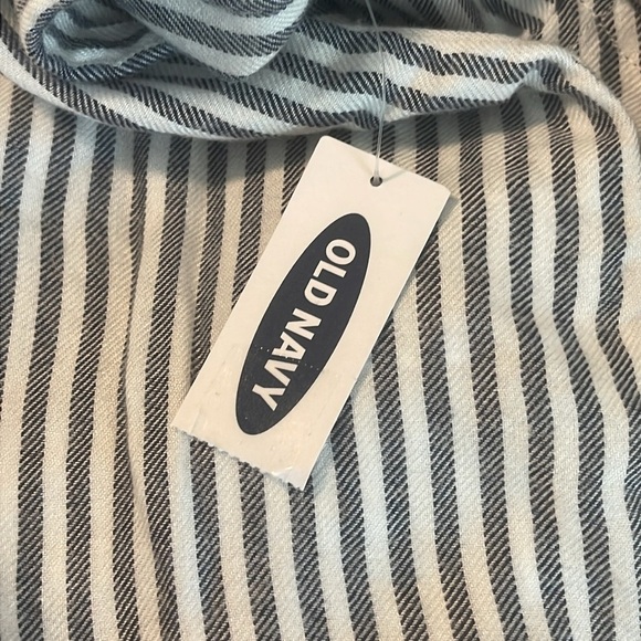 NWT Old Navy The Classic Shirt Gray Stripe Size XS NWT - Picture 4 of 5